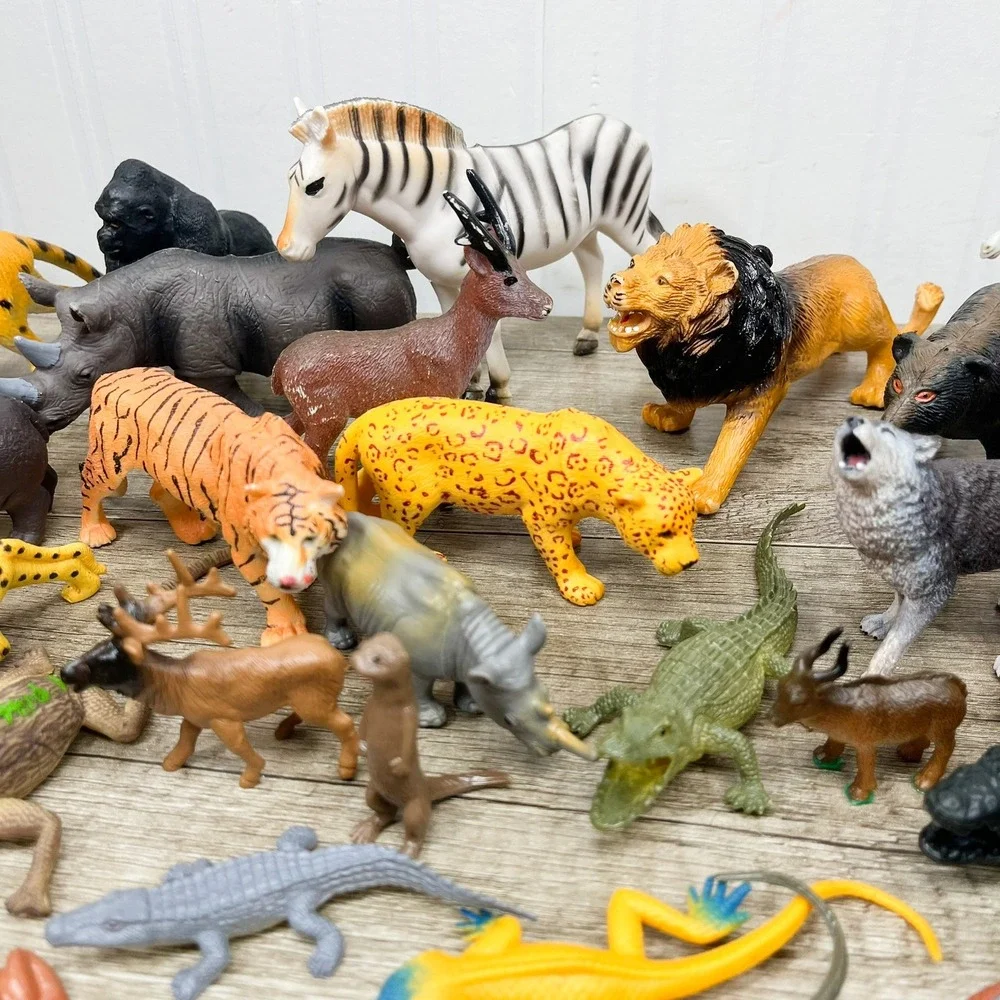Huge Lot Assorted Plastic Animal Figurines Safari Zoo Reptiles Snakes